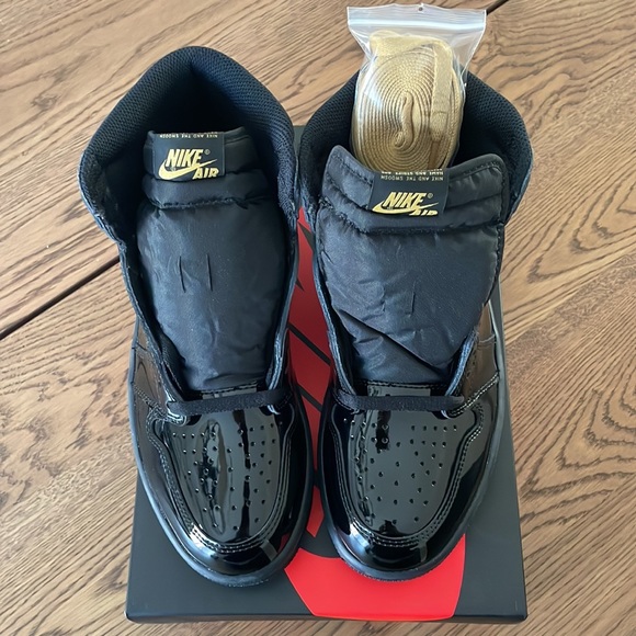 Nike Air Jordan 1 Retro High OG Black / Metallic Gold - Patent. Size 8.5. - Picture 8 of 16